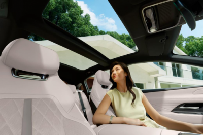 “新E代弯道王”MAZDA EZ-6鹭羽白内饰焕新