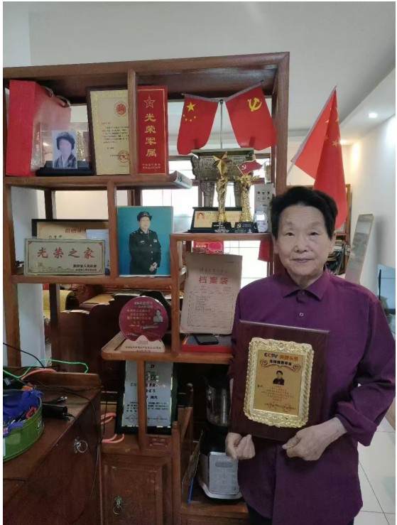 与时俱进当代女性 ——勾李华