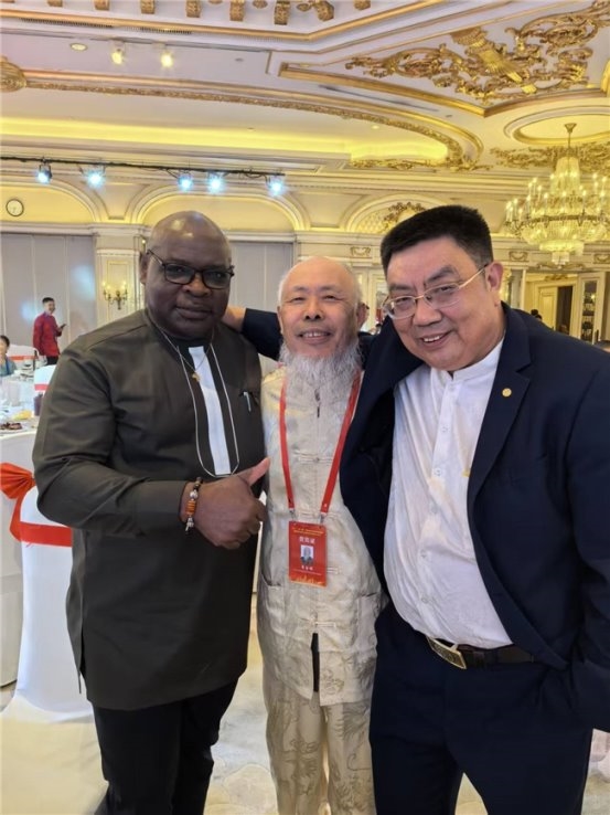 身残志坚铸医魂 一生坚守为中医 时代国医——李金祥