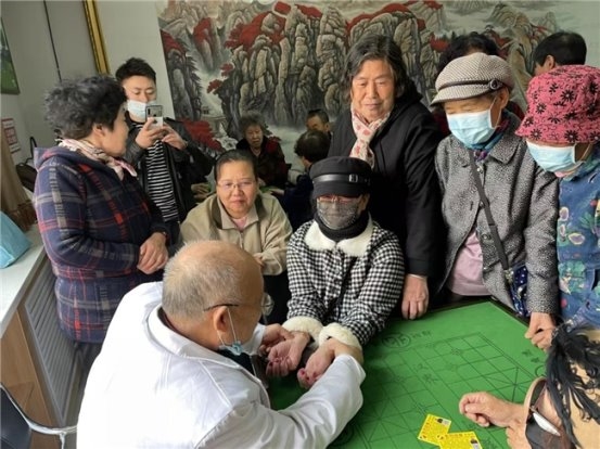 身残志坚铸医魂 一生坚守为中医 时代国医——李金祥