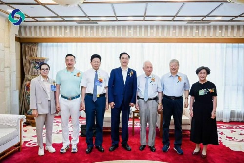 共扬本草风帆，构建健康共同体 李乘伊博士出席2026大健康产业品牌出海发展大会